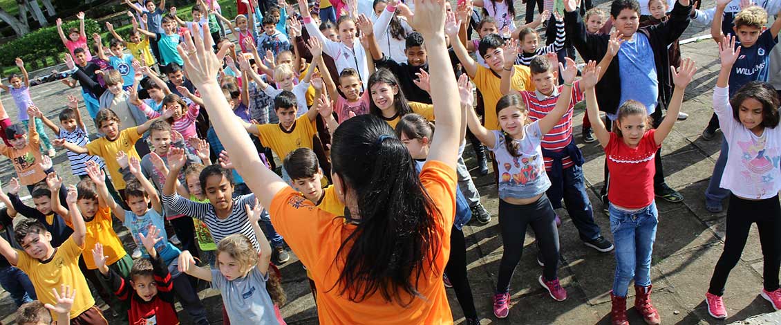 kids exercising