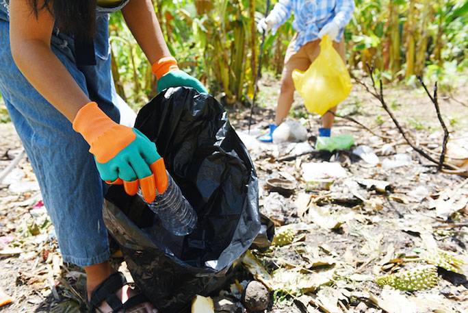 Students picking up trash