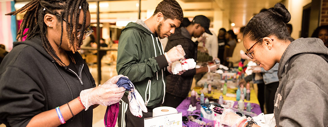 students doing tie dye